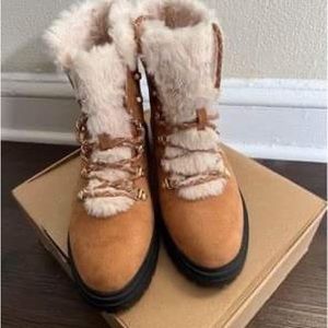 J Crew faux-fur winter hiking boots size 8